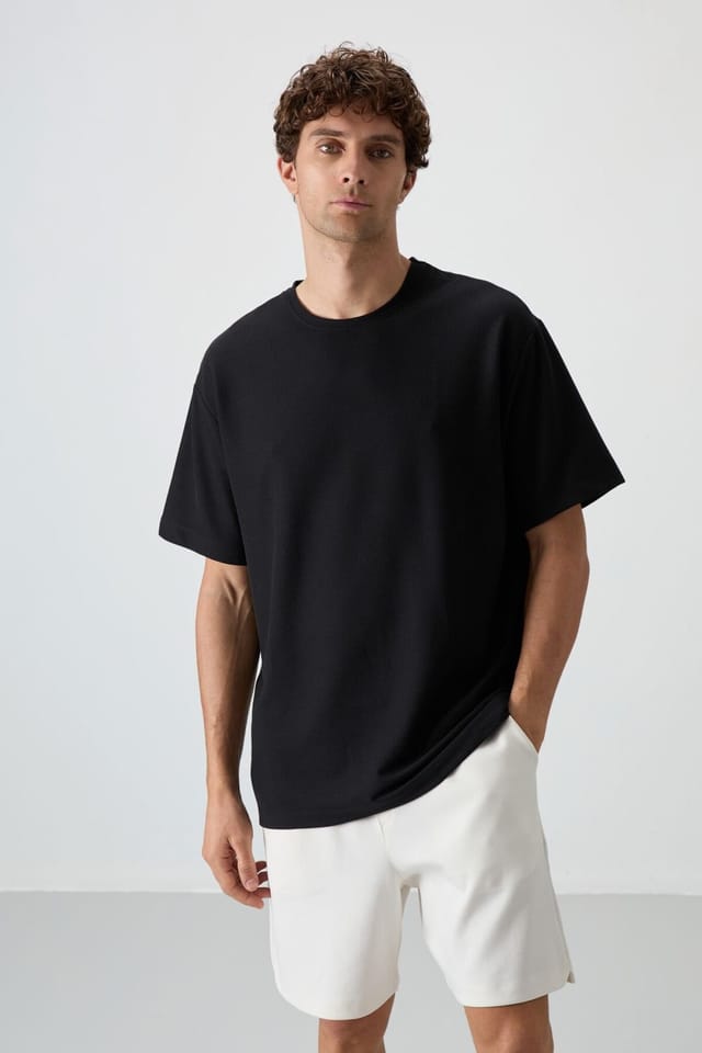 Tommy Life Tommy Life Men's Oversized Crew Neck T-Shirt in Black - 2