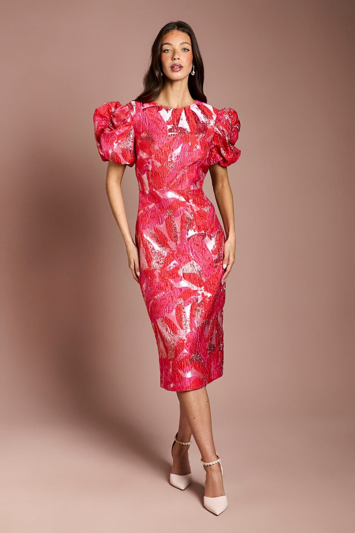 Coast Coast Women's Metallic Jacquard Puff Sleeve Pencil Dress in Red