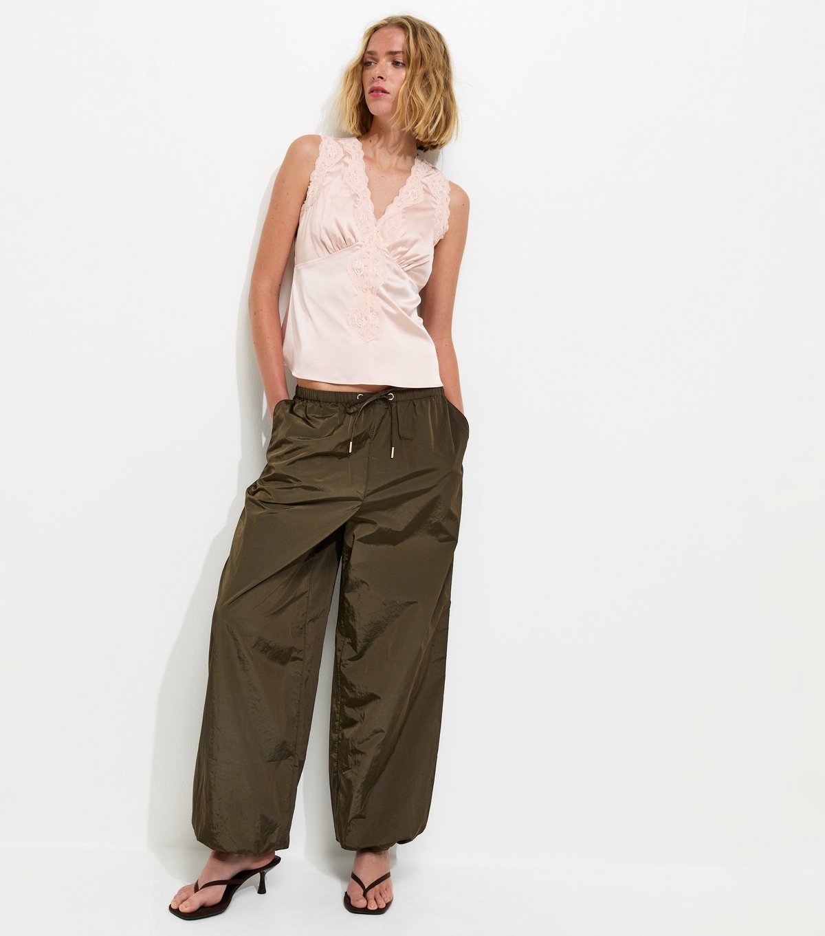 New Look Women's Khaki Tapered Leg Shiny Parachute Trousers New Look - 2