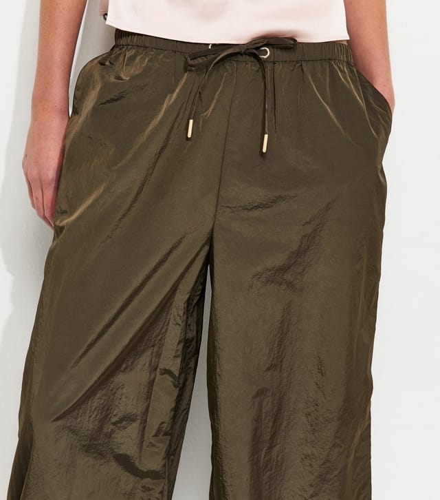 New Look Women's Khaki Tapered Leg Shiny Parachute Trousers New Look - 3