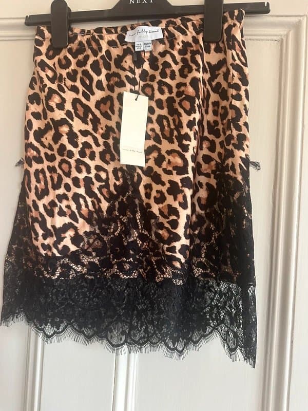 Never Fully Dressed NFD leopard & lace mini skirt size 6