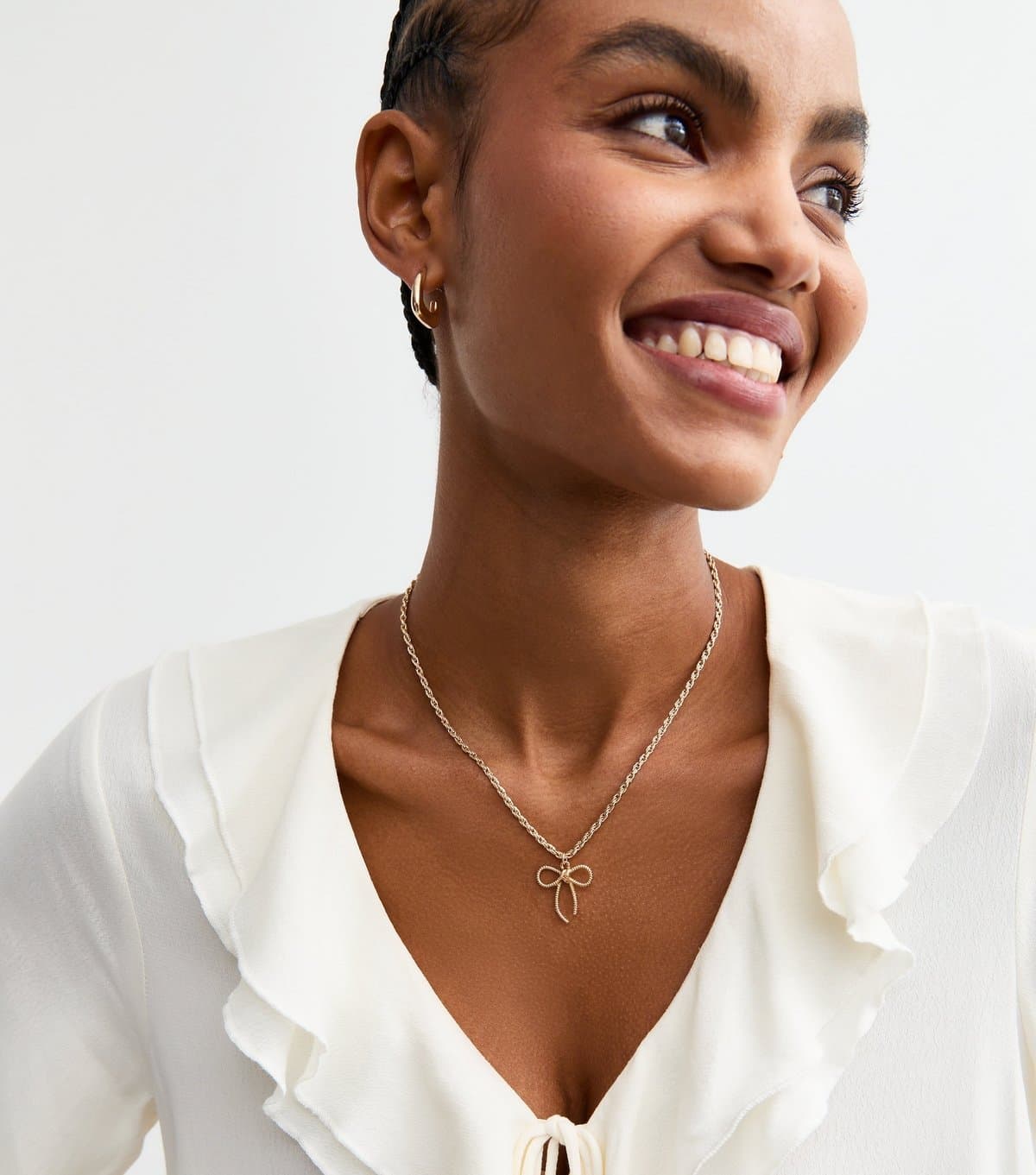 New Look Gold Tone Rope Chain Bow Charm Necklace New Look
