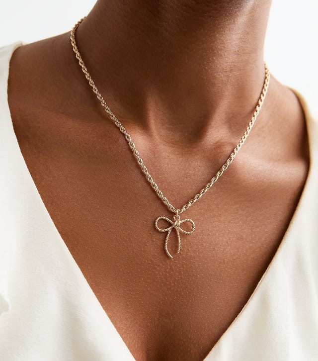 New Look Gold Tone Rope Chain Bow Charm Necklace New Look - 2