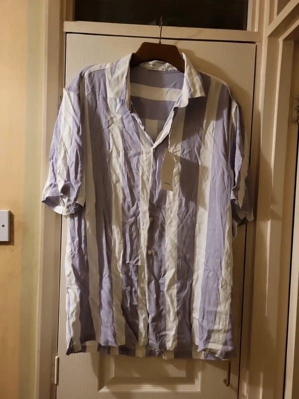 Bershka Bershka Mens Xlarge lilac and white stripped short sleeved shirt.