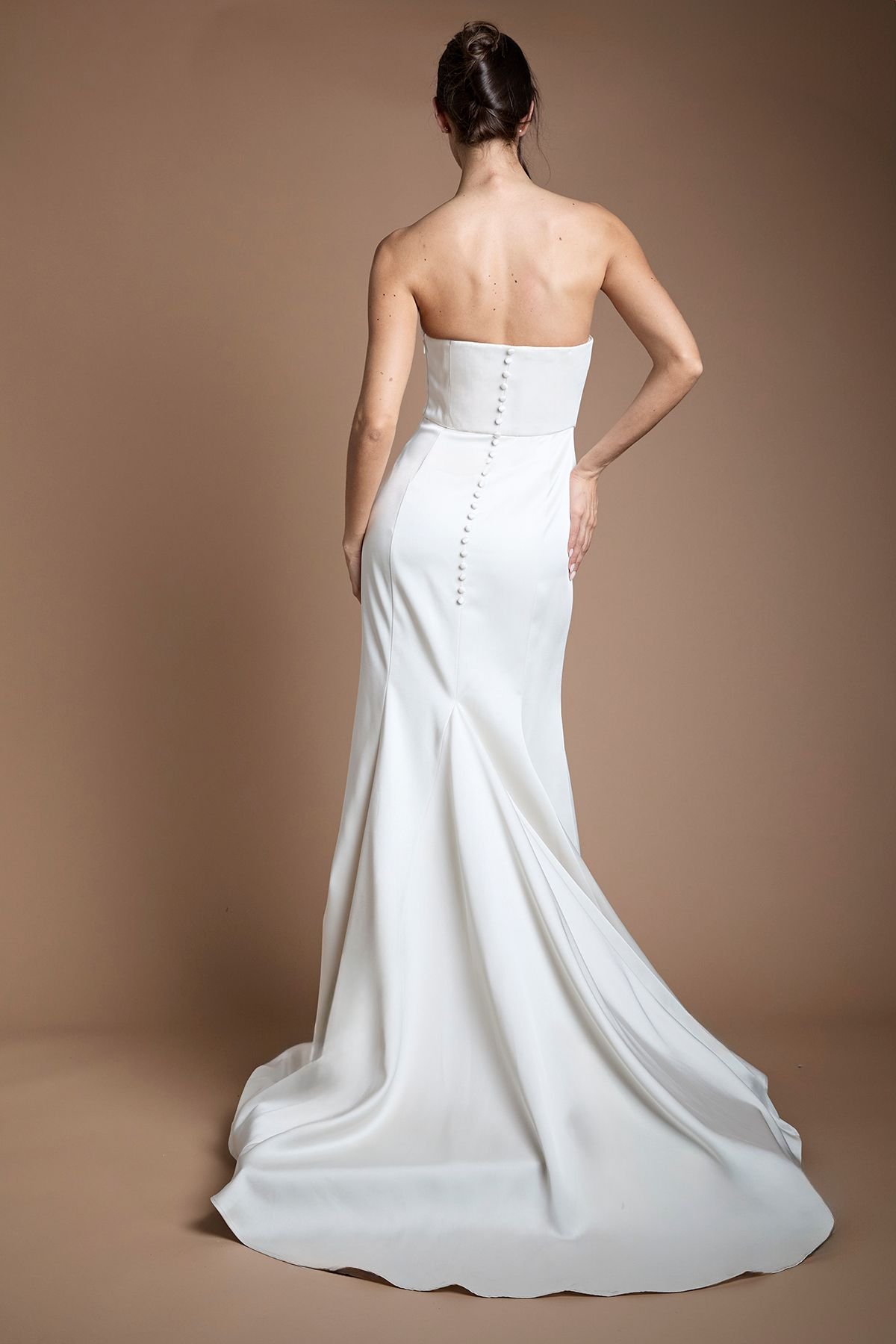 Coast Coast Women's Structured Satin Bandeau Fishtail Wedding Dress with Train in Ecru - 3