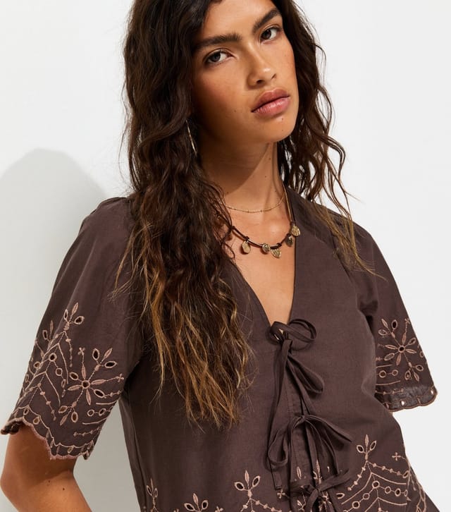 New Look Women's Brown Cotton Embroidered Scalloped Hem Tie Blouse New Look - 3