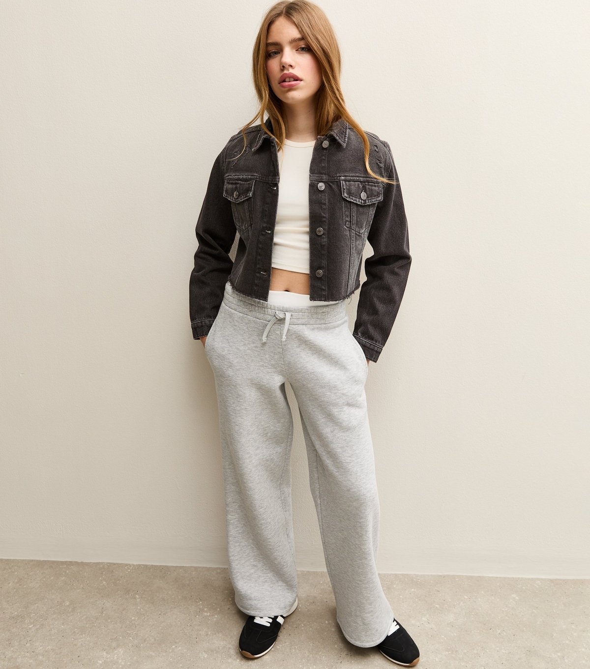 New Look Girls' Black Distressed Cropped Denim Jacket New Look - 3