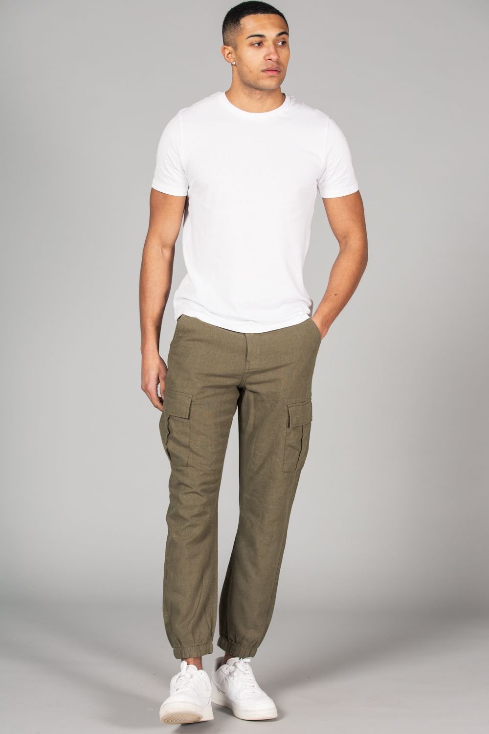 Tokyo Laundry Tokyo Laundry Men's Linen Blend Cargo-Style Trousers in Olive - 3