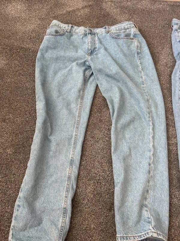 ASOS 2 pairs of men’s jeans