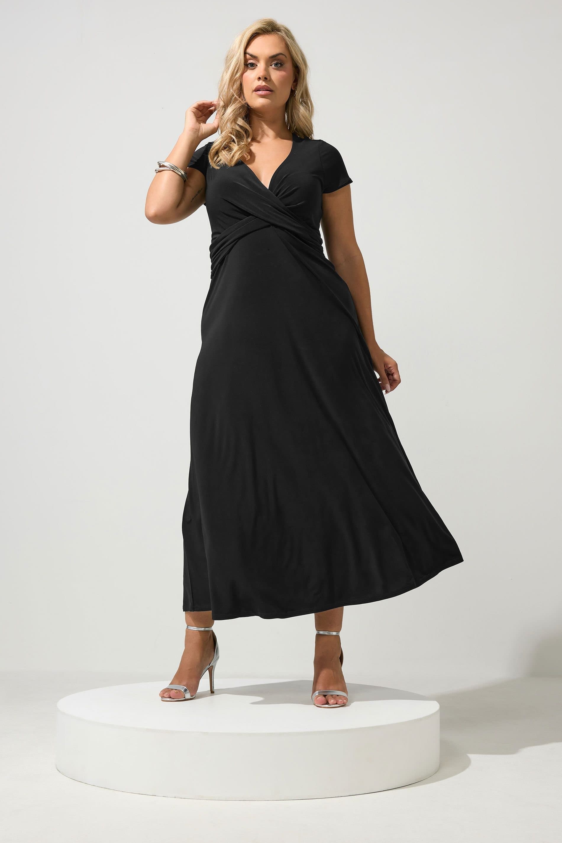 Yours Yours Women's Twist Front Dress in Black