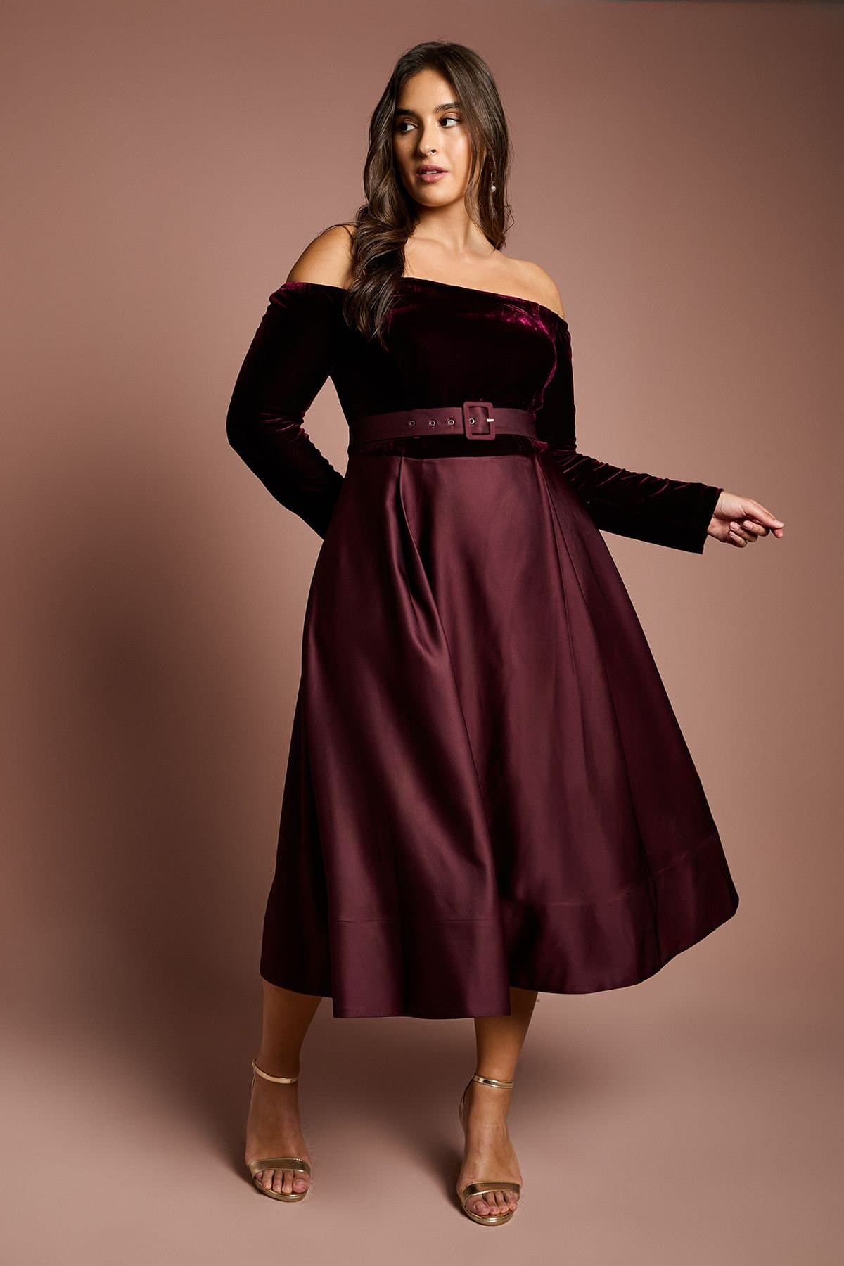 Coast Coast Women's Plus Size Long Sleeve Bardot Full Skirted Midi Dress in Wine