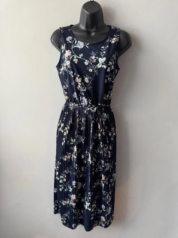 Oasis Oasis (Size XS) Navy Blue Floral Pleated Midi Dress Sleeveless