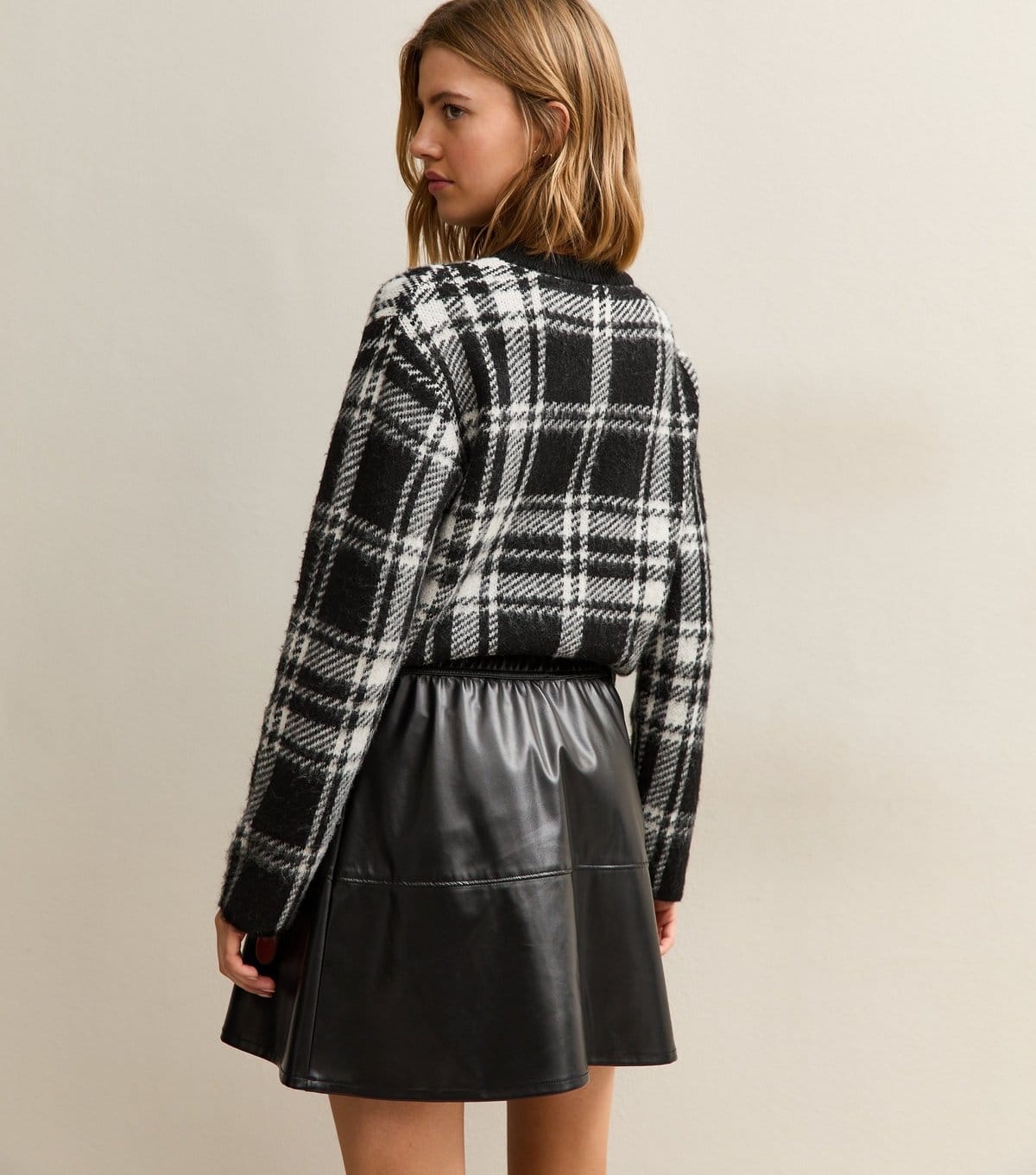 New Look Women's Black Faux Leather A-Line Mini Skirt New Look - 4