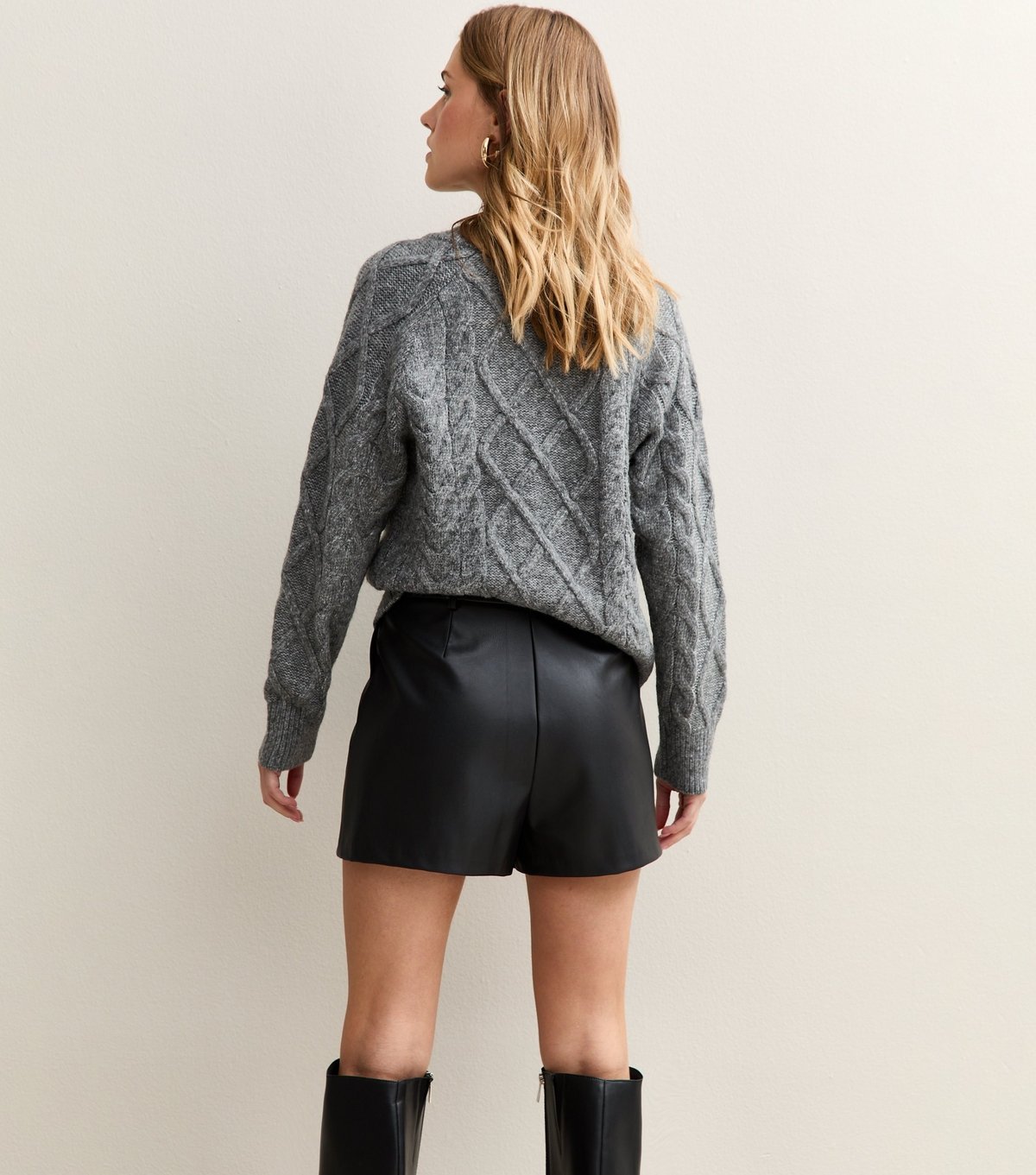 New Look Women's Black Faux Leather Shorts New Look - 4