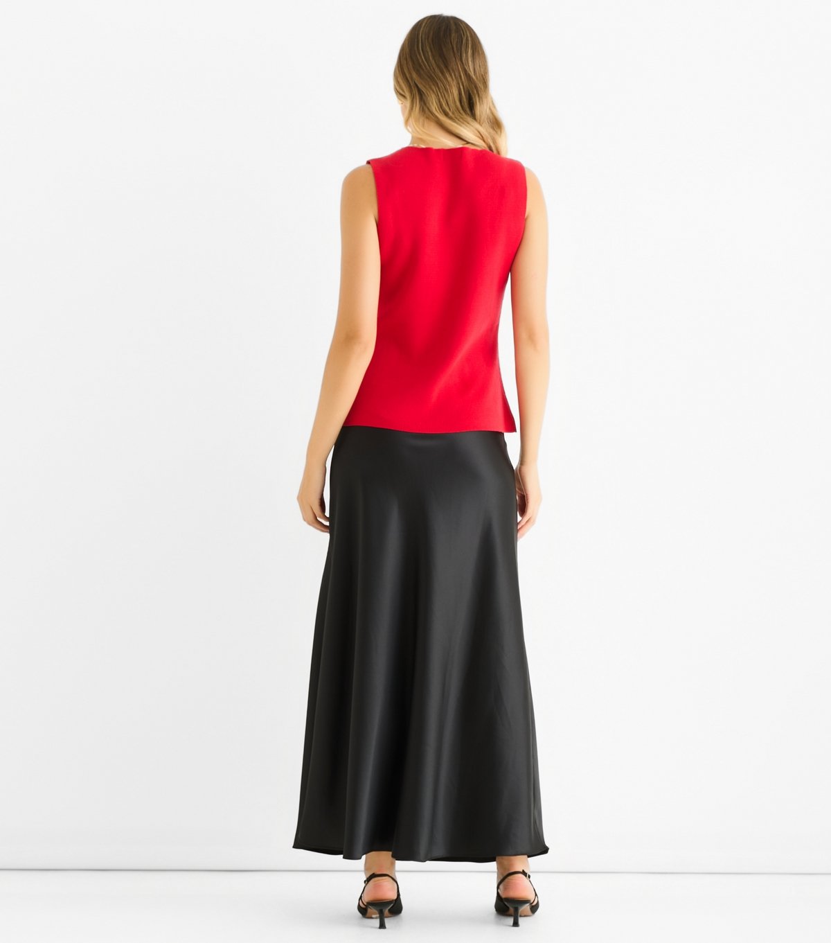 Gini London Women's Red Button Front Compact Knit Waistcoat Gini London New Look - 4