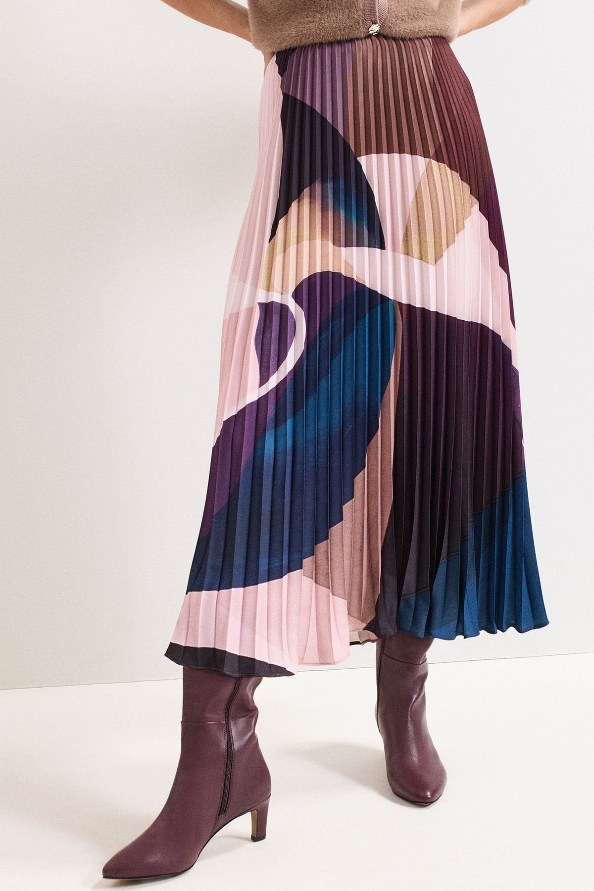 Phase Eight Phase Eight Women's Elmina Pleated Midi Skirt in Aubergine - 3