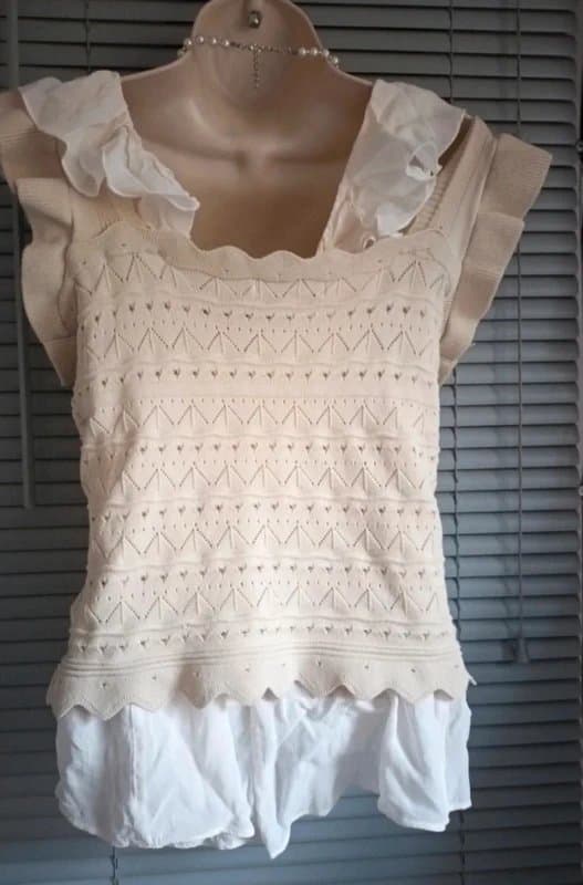 Vintage Dressing By Clara Paris gorgeous waistcoat/top,fits sizes 6,8, and 10  small chest only .