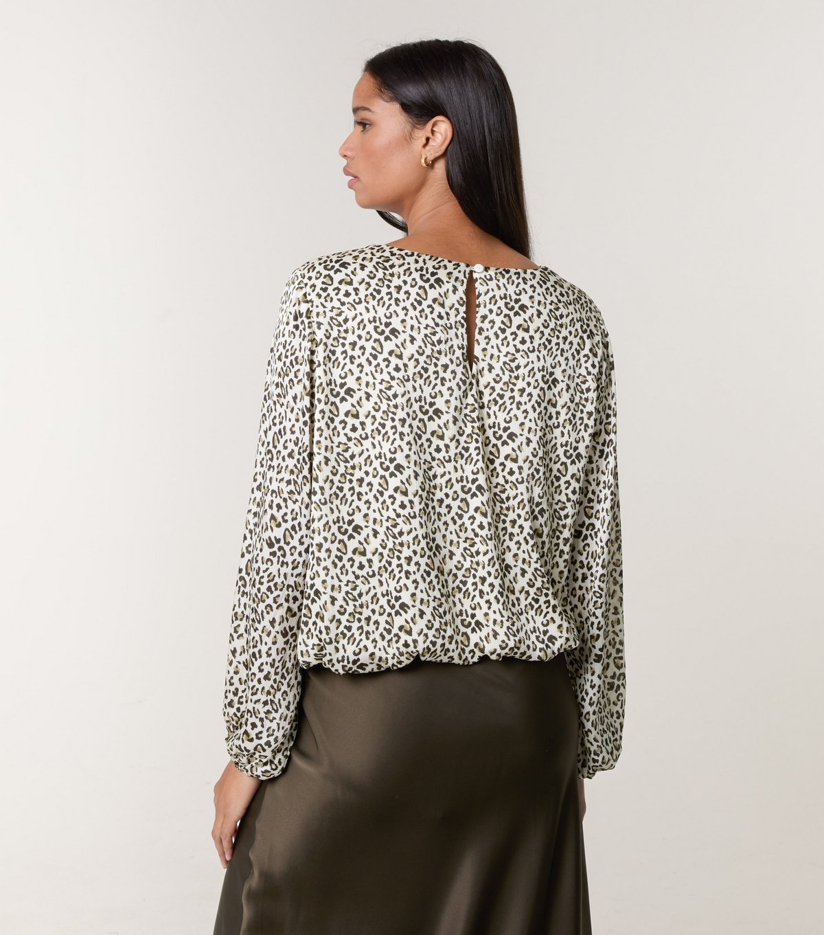 Blue Vanilla Women's Dark Khaki Leopard Print Crew Neck Top Blue Vanilla New Look - 4