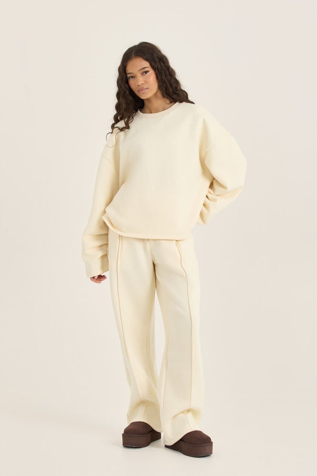 Loom Archives Loom Archives Women's LOOM Smart Pintuck Wide Leg Jogger in Cream