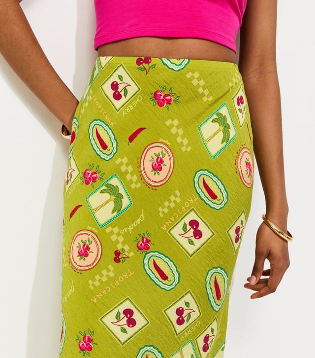 New Look Women's Green Fruit Print Bias Cut Midi Skirt New Look - 2