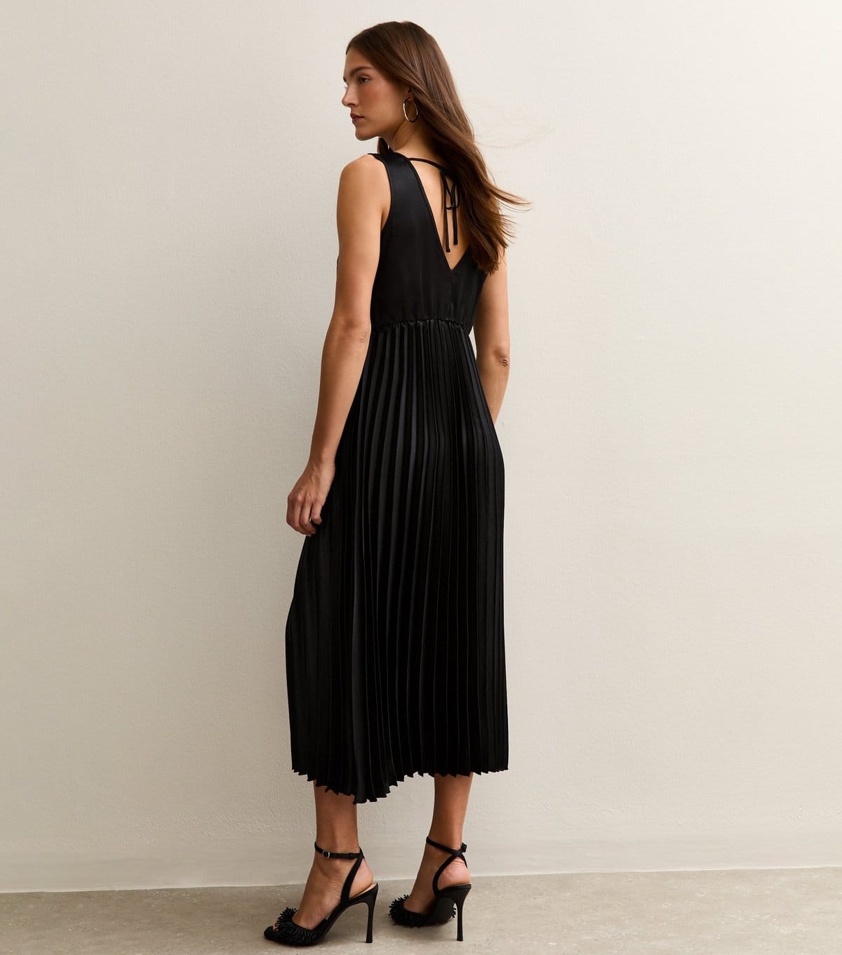 New Look Women's Black Satin Pleated Midi Dress New Look - 4