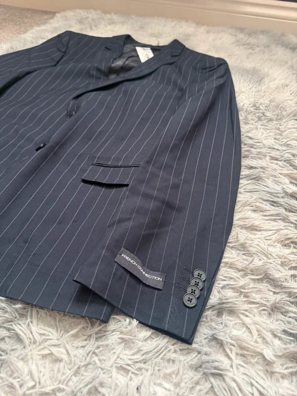 French Connection BNWT Men’s French Connection Size 42R Navy Blue Pinstripe Blazer