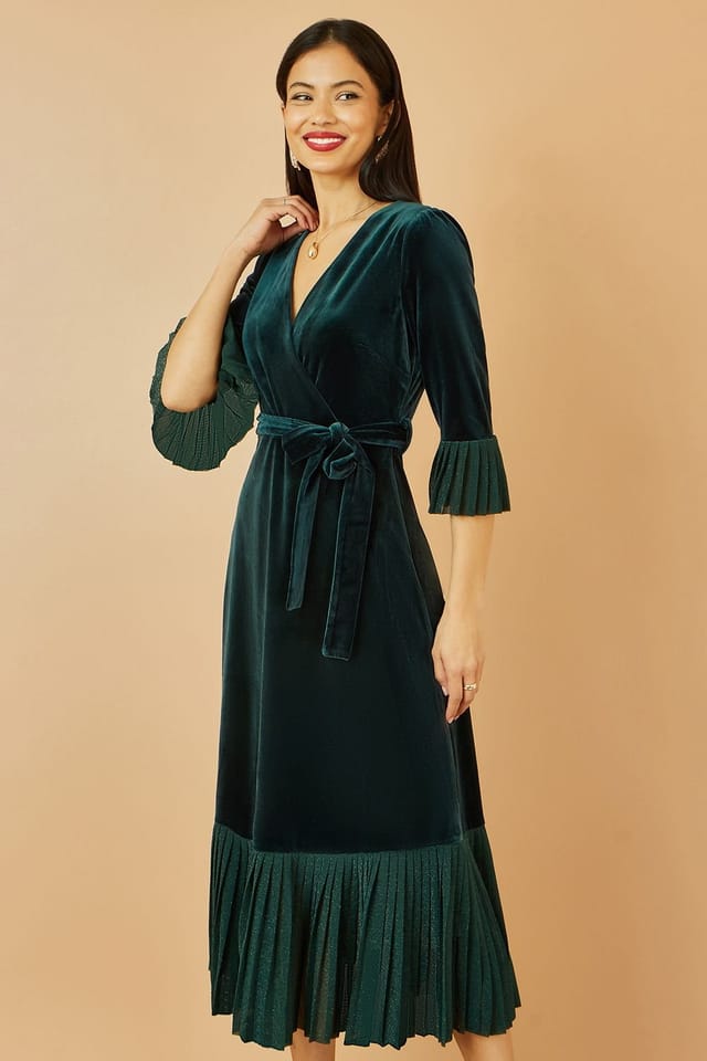 Yumi Yumi Women's Green Velvet Wrap Midi Dress With Contrast Hemline - 2