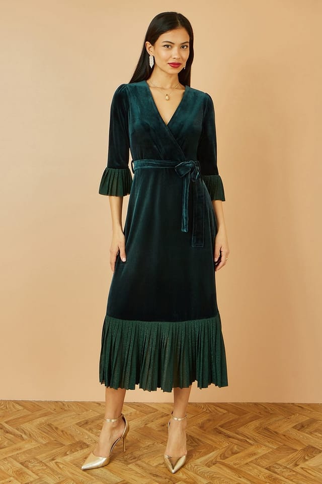 Yumi Yumi Women's Green Velvet Wrap Midi Dress With Contrast Hemline - 3