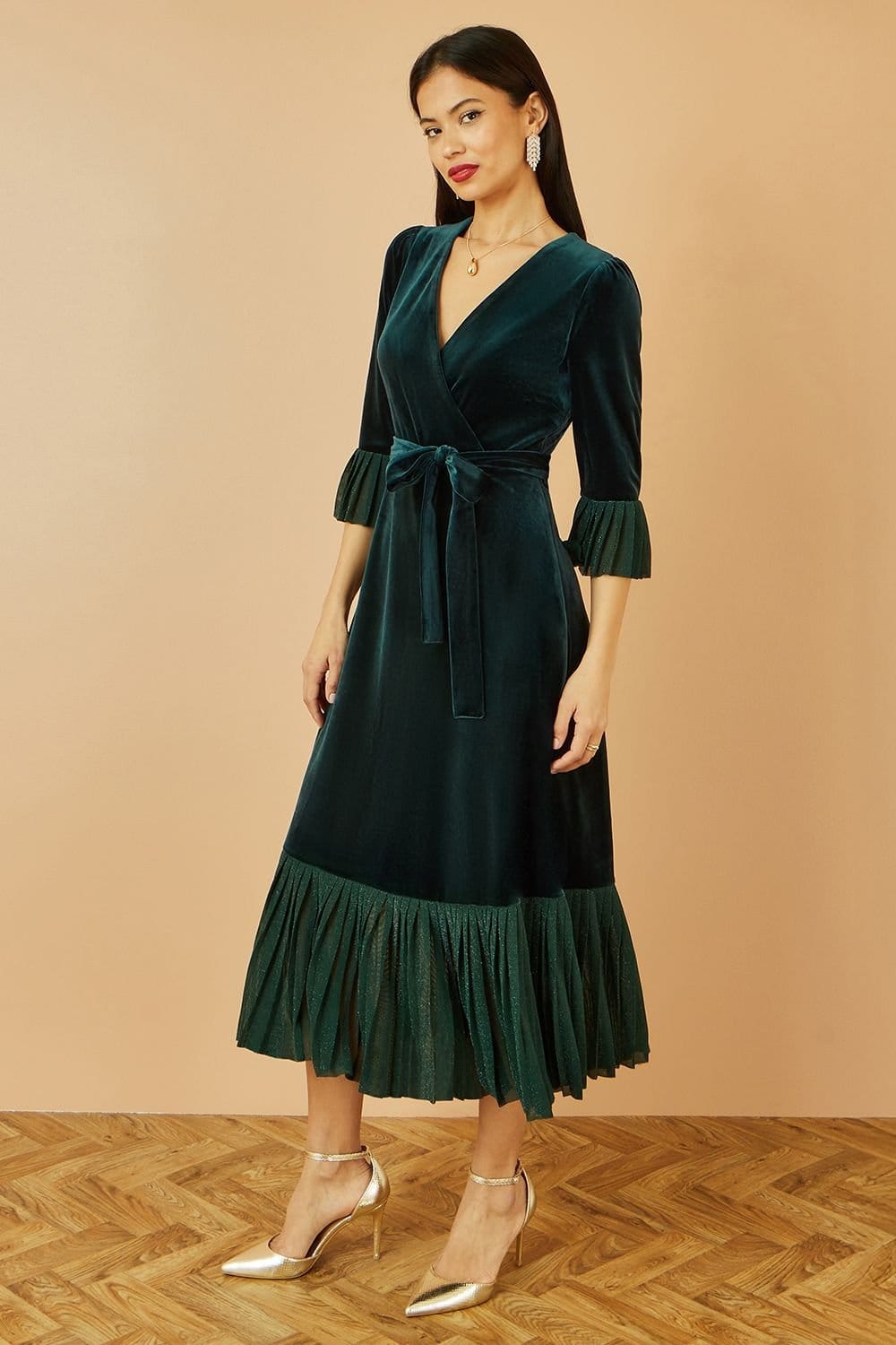 Yumi Yumi Women's Green Velvet Wrap Midi Dress With Contrast Hemline - 4