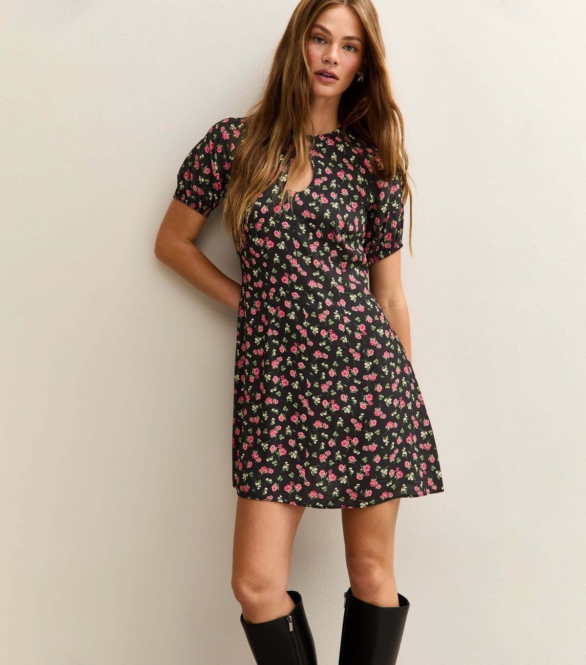 New Look Women's Black Floral Short Sleeve Mini Dress New Look