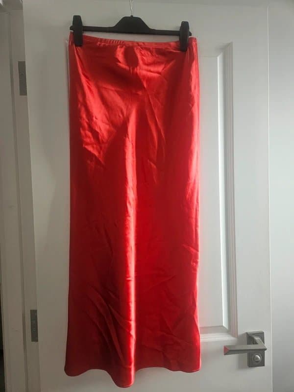 New Look Red satin skirt