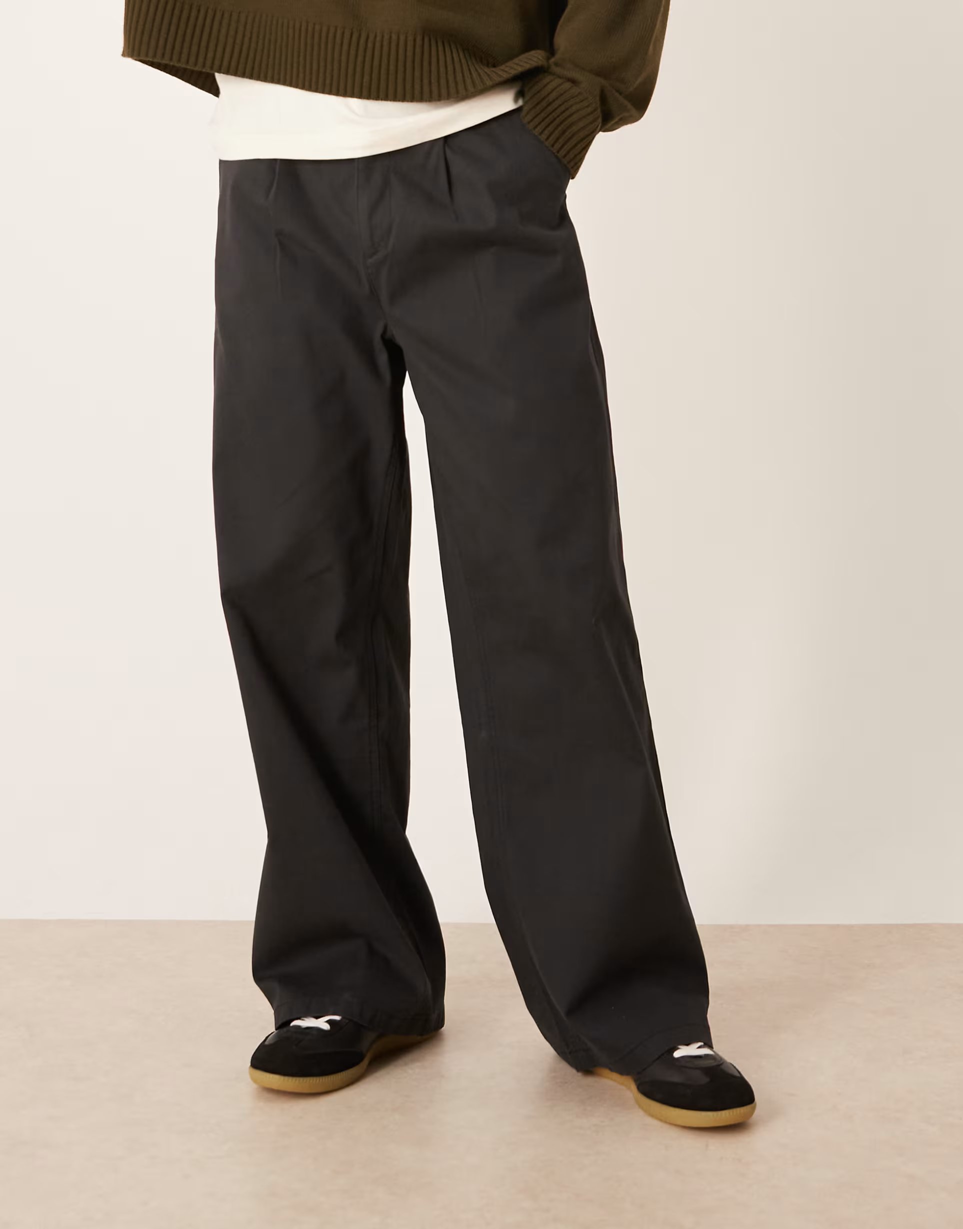 ASOS ASOS DESIGN loose chinos in black with pleats - 1
