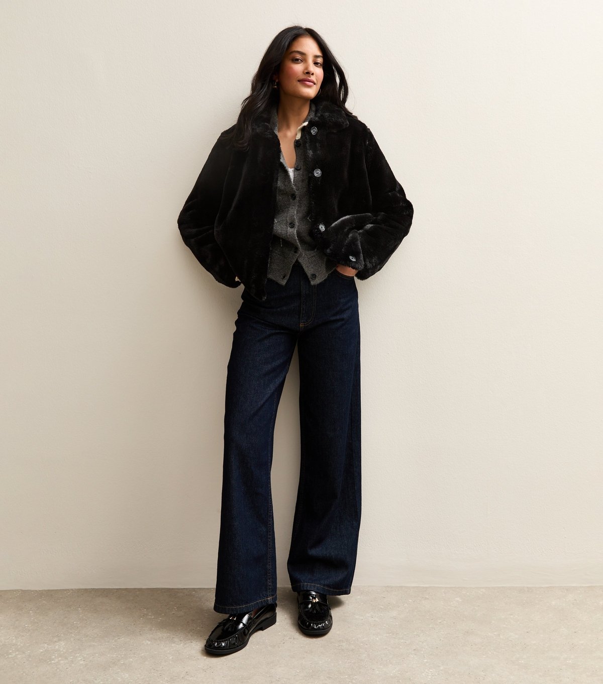 New Look Women's Black Faux Fur Jacket New Look - 3