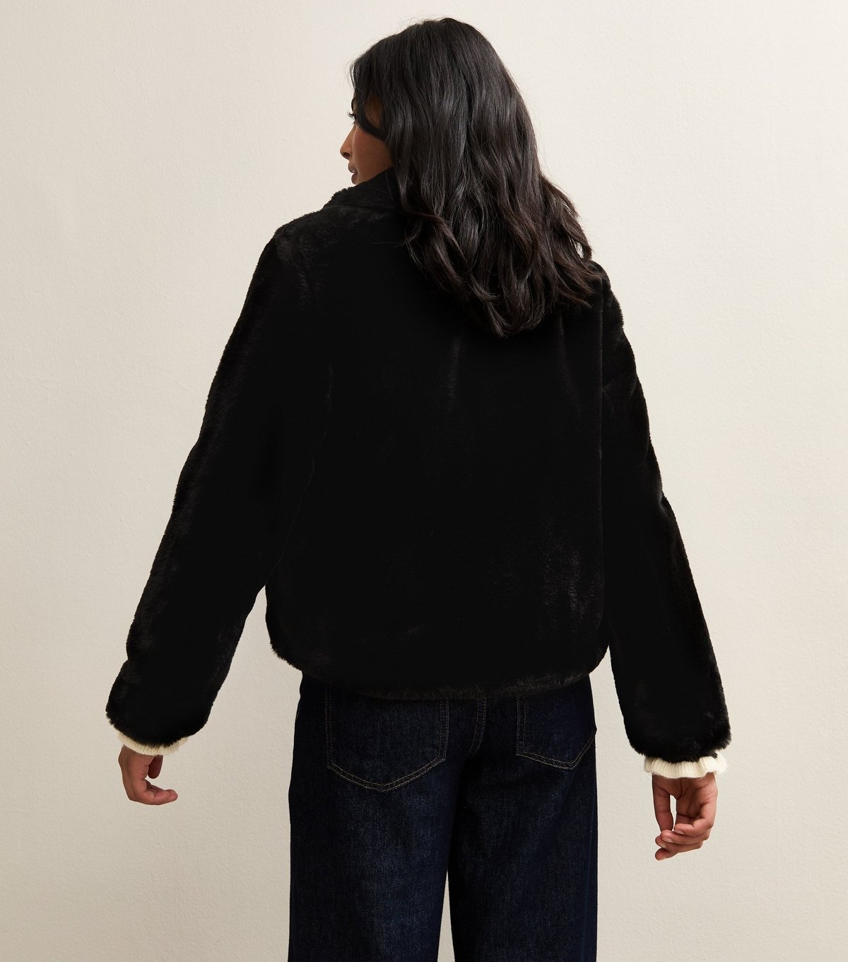 New Look Women's Black Faux Fur Jacket New Look - 4