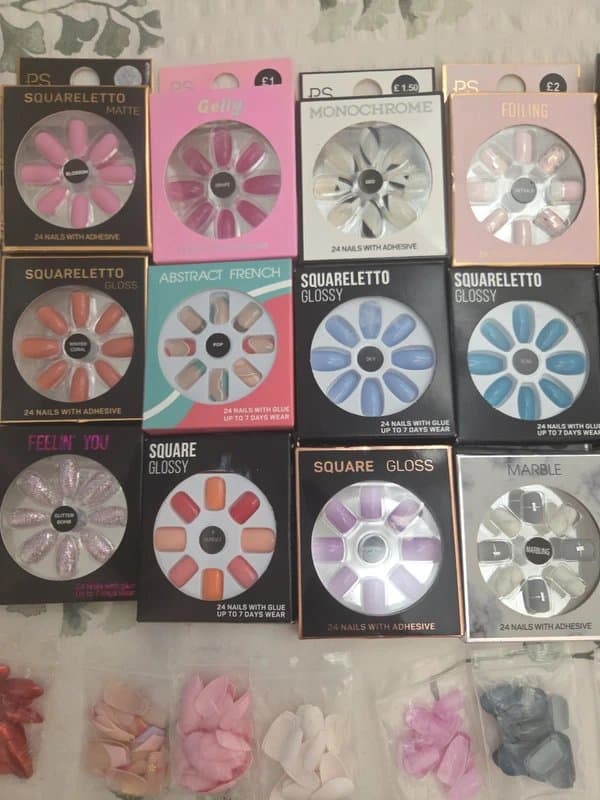 Primark Primark Bundle of Press on Fake/False Nails - 32 sets