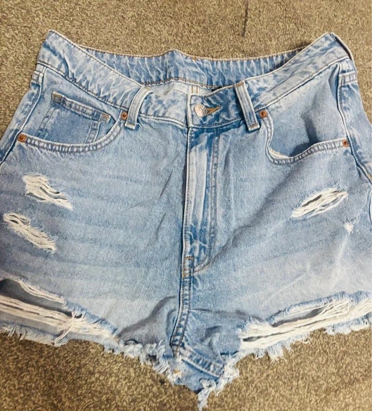 H&M H and m jeans shorts cute festival party holiday same day post