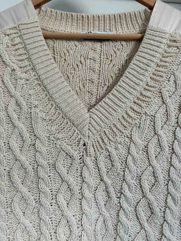 Zara Adorable Women’s Zara Cream V Neck Chunky Knitted Sweater Vest Top Waistcoat size M 12-14