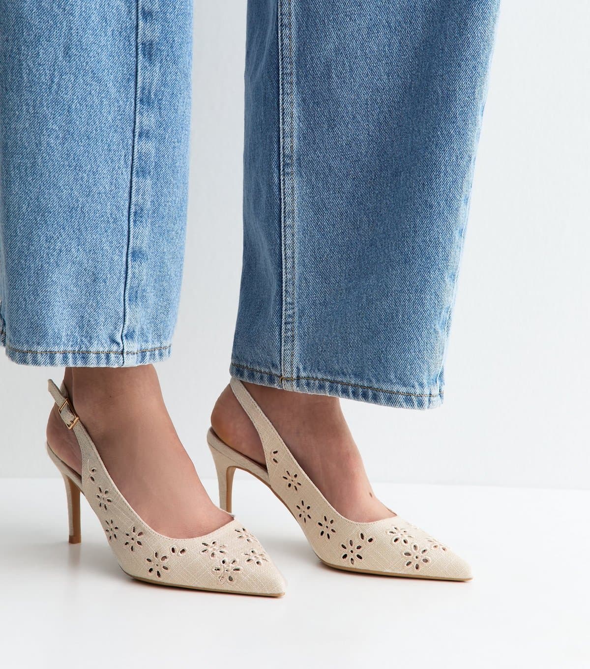 New Look Women's Wide Fit Off White Laser Flower Embroidered Slingback Pumps Vegan New Look