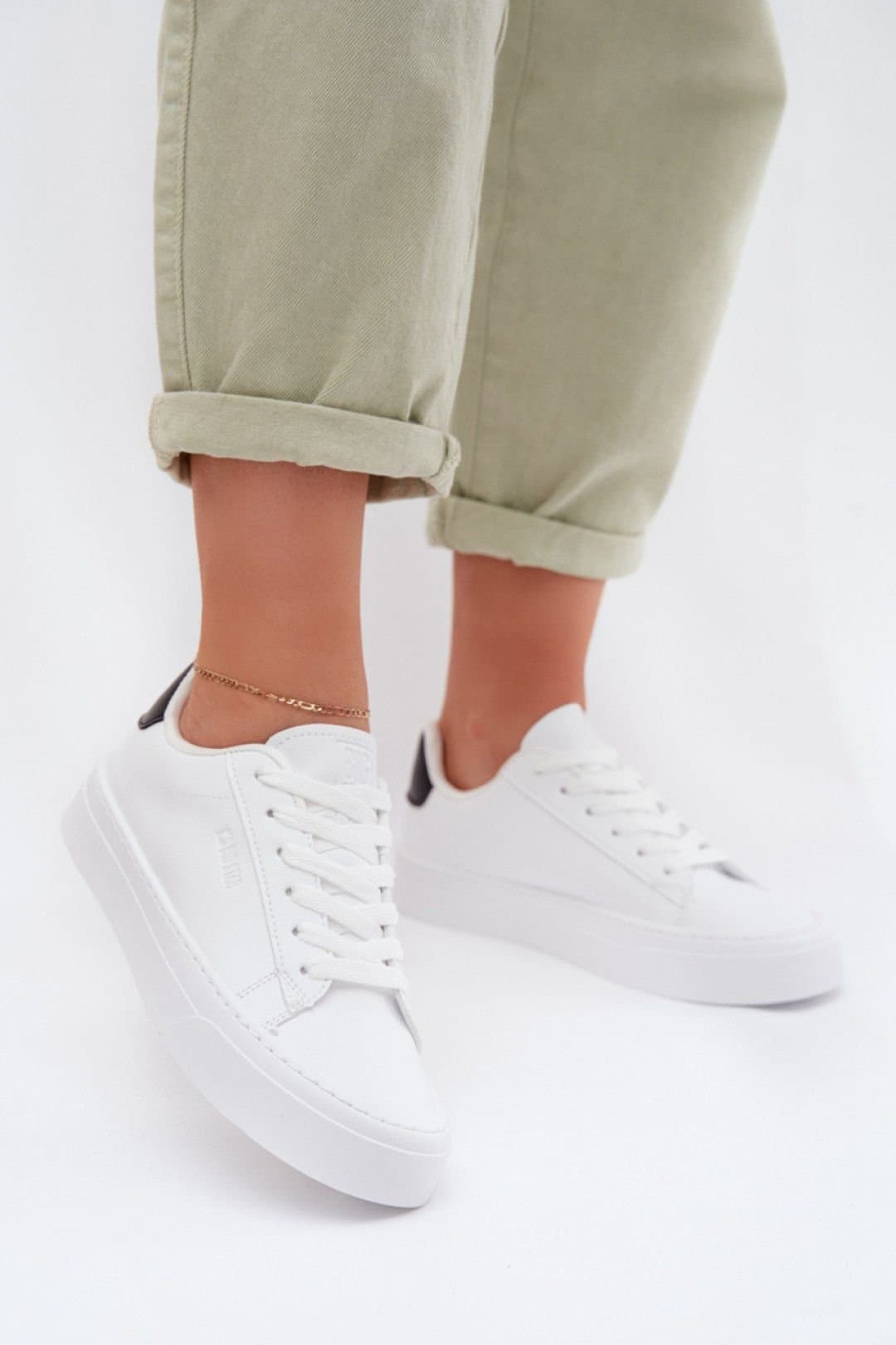 Love Lace Love Lace White Low Cut Sneakers with Breathable Insole