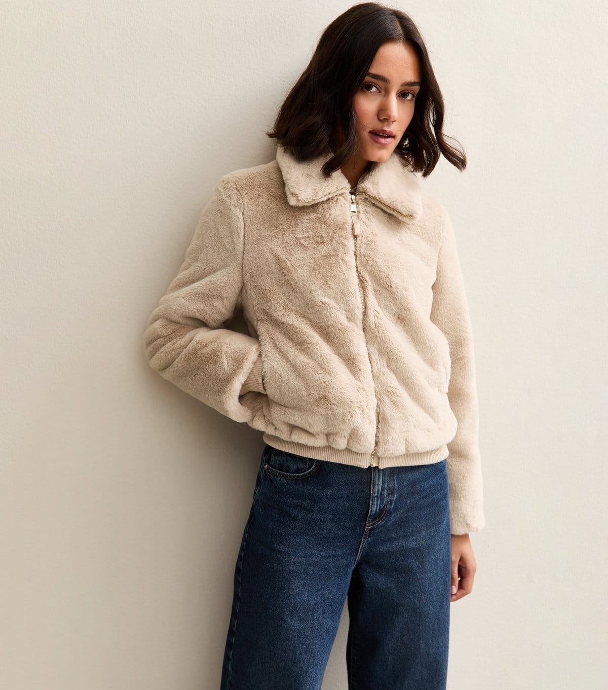 New Look Women's Off White Faux Fur Bomber Jacket New Look - 4