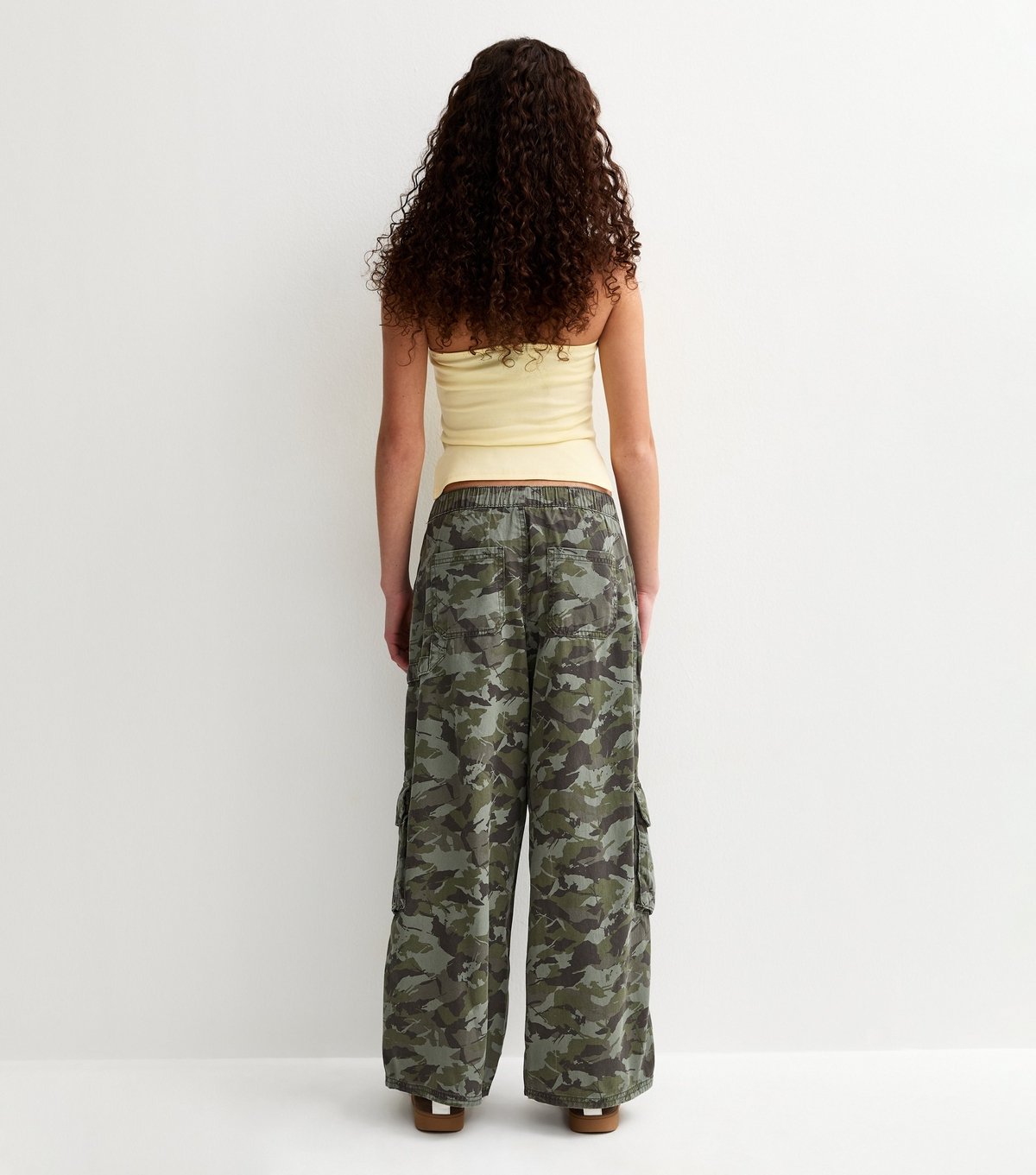 New Look Girls' Dark Green Camo Cargo Parachute Trousers New Look - 4