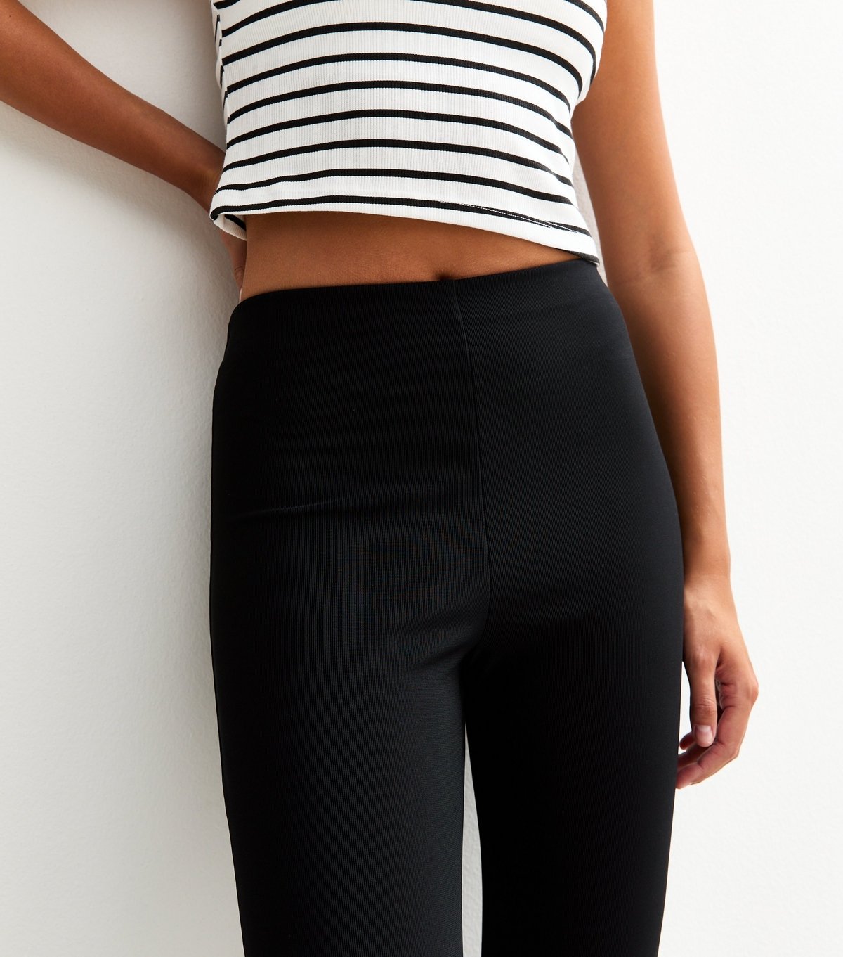 New Look Women's Tall Black Ribbed Flared Trousers New Look - 2