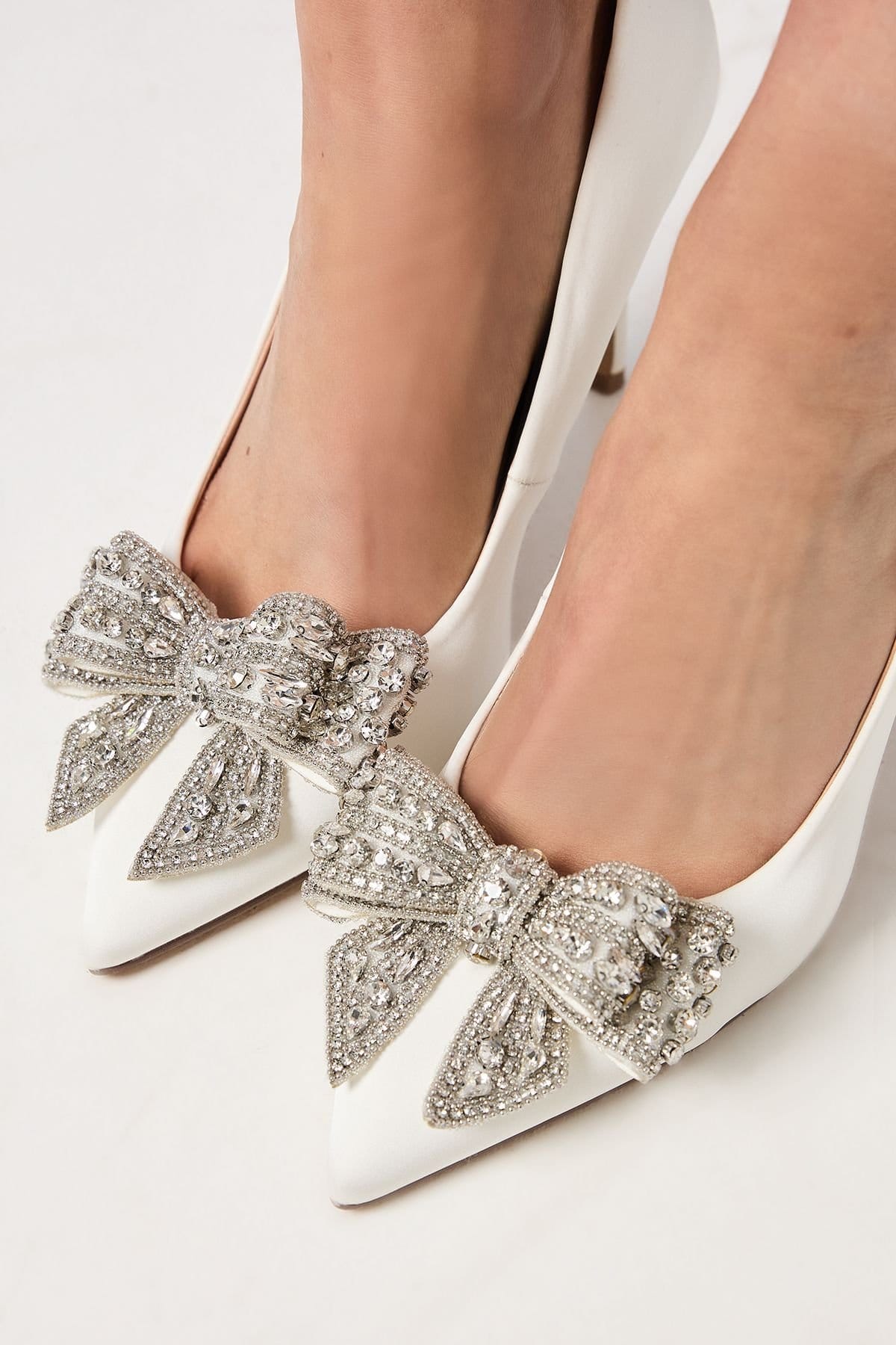 Coast Coast Women's Bridal Wide Fit Tania Satin Embellished Bow High Heel Stiletto Courts in White - 4