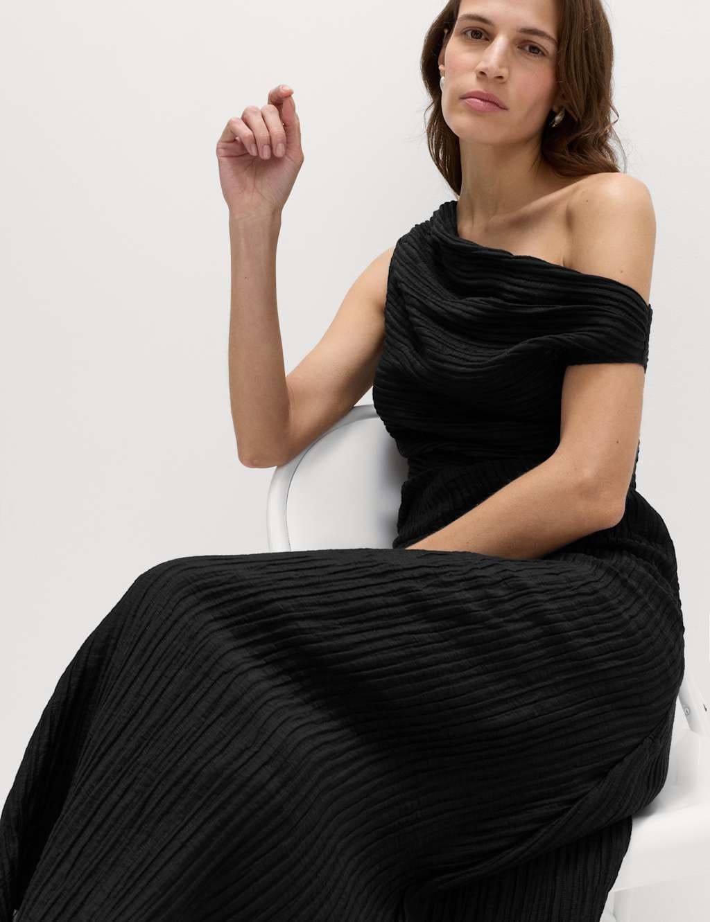 Marks & Spencer M&S Lyocell Rich Draped Plisse Midi Column Dress Black - 4