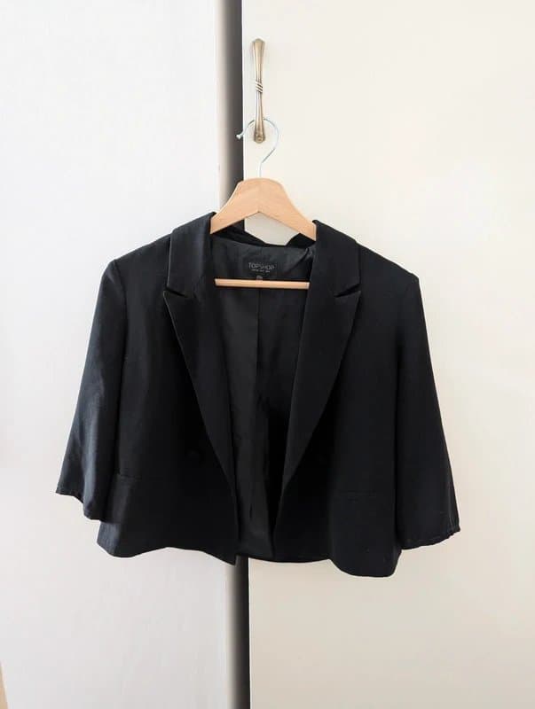 Topshop Topshop black cropped top with 3/4 sleeves 6