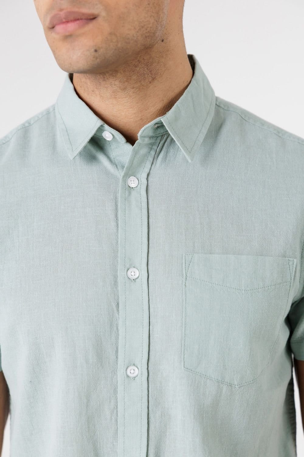 Tokyo Laundry Tokyo Laundry Men's Linen Blend Short Sleeve Button-Up Shirt with Chest Pocket in Light Green - 4