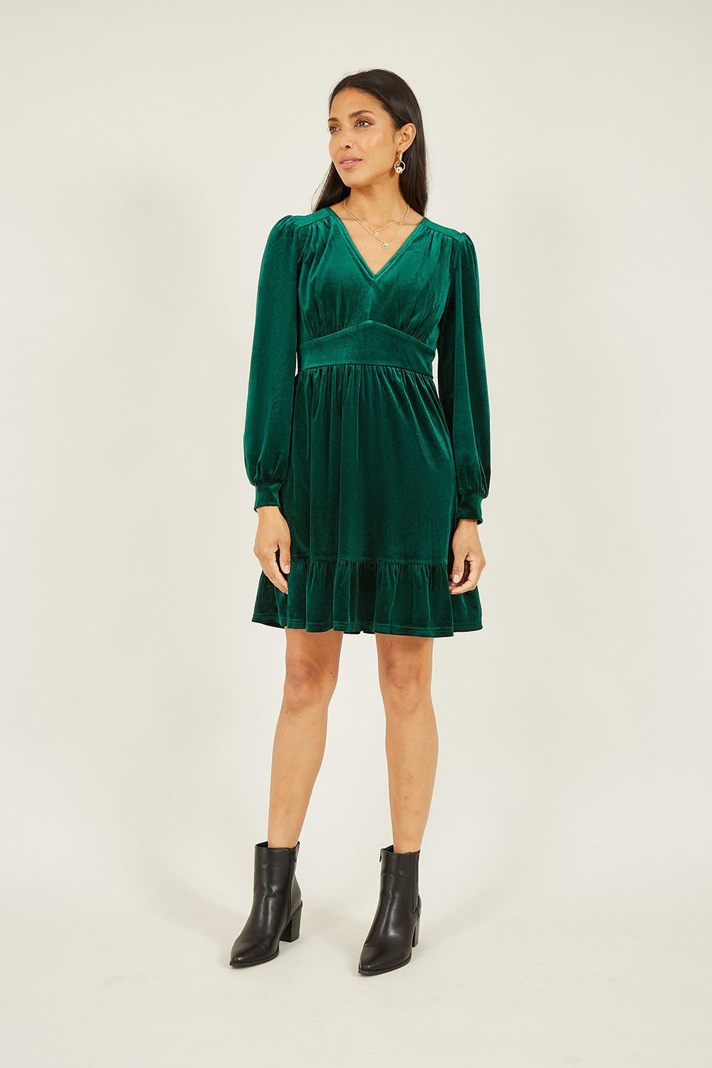 Yumi Yumi Women's Green Velvet Long Sleeve Skater Dress - 3