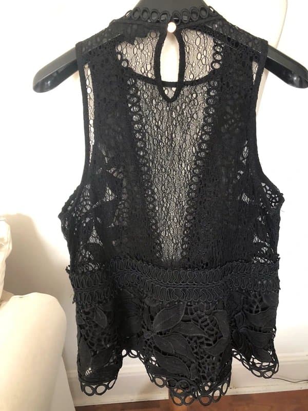 Topshop TopShop cutwork leaf embroidery / lace top - size 10