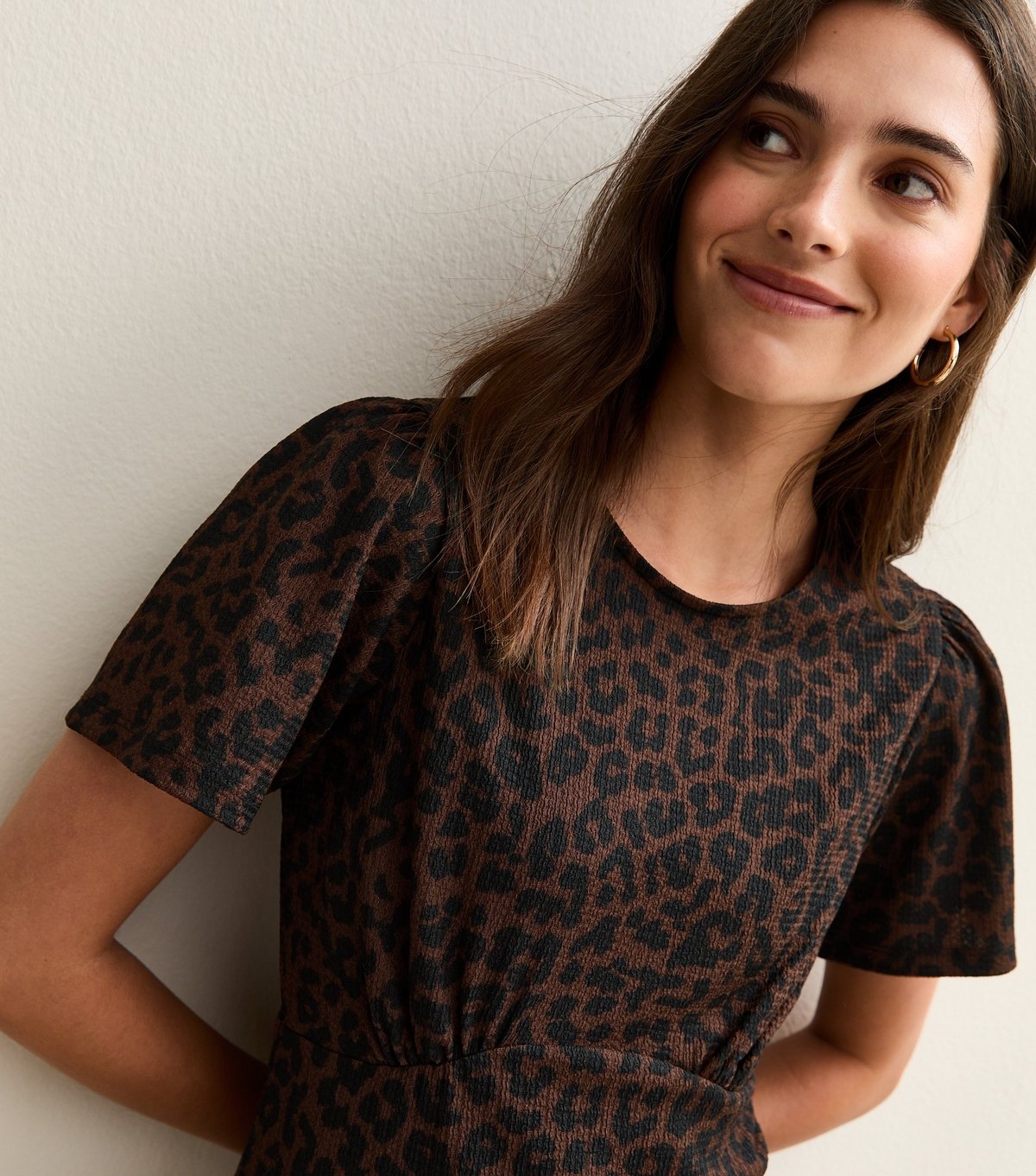 New Look Women's Brown Crinkled Jersey Animal Print Mini Dress New Look - 2