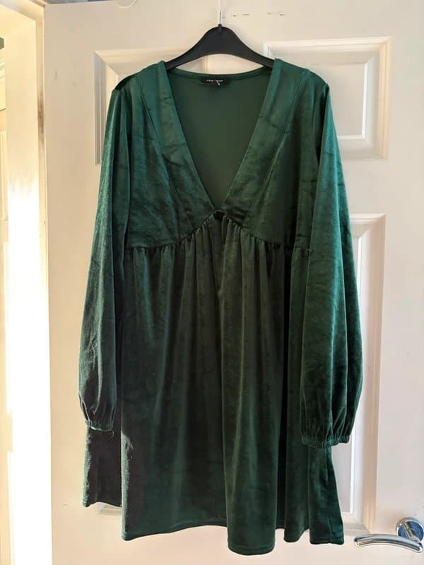 New Look New look velvet dress size 16